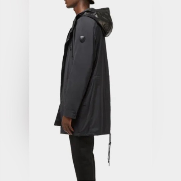 RUDSAK Other - Rudsak Men’s Lightweight Windbreaker Rain Coat with Lambskin Hood